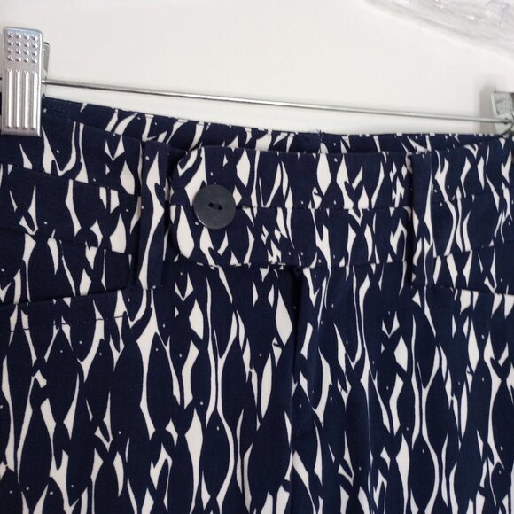 Lilly Pulitzer Luxury Capri Pants in Bright Navy New School Print - Picture 4 of 10